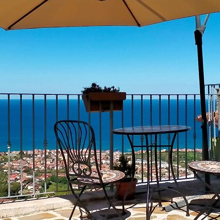 فندق Casa Iris كاستيلاباتي المظهر الخارجي الصورة