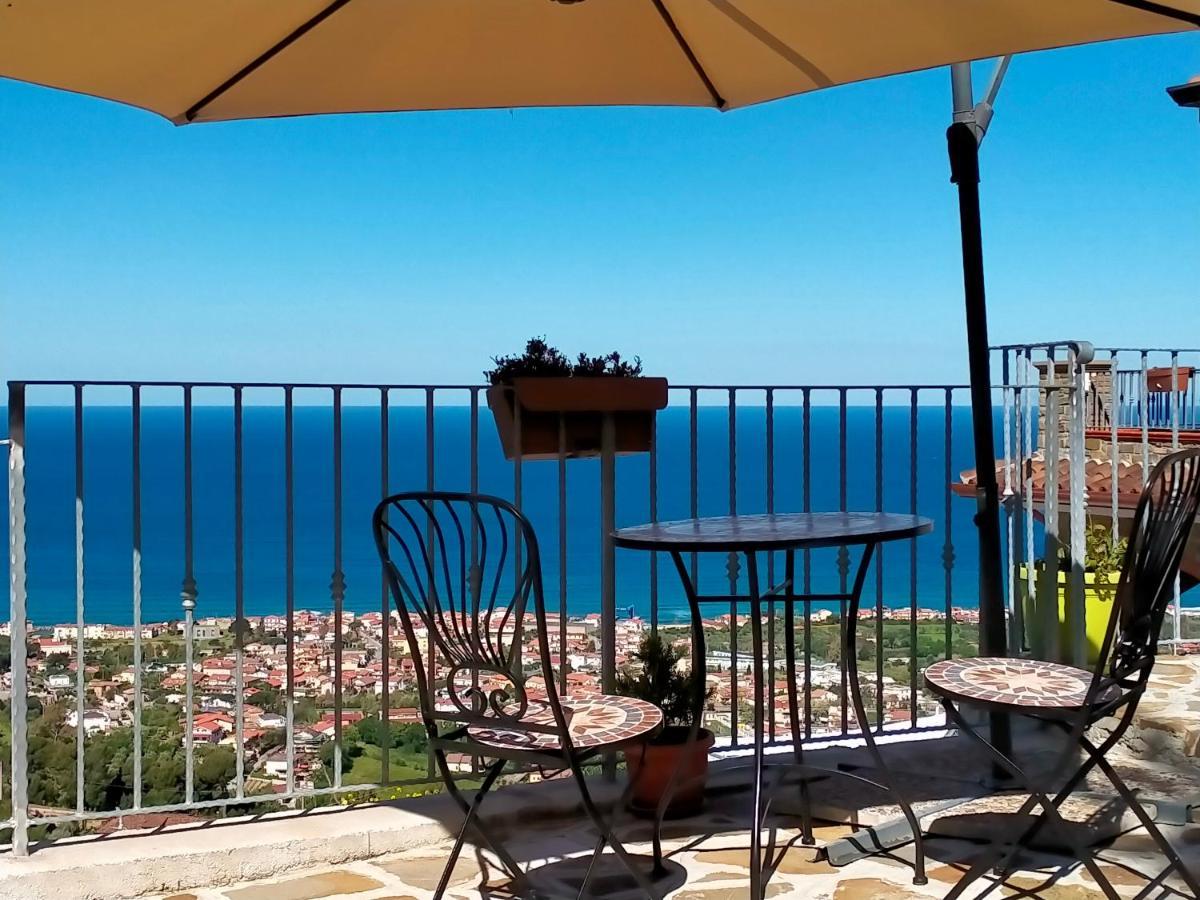 فندق Casa Iris كاستيلاباتي المظهر الخارجي الصورة